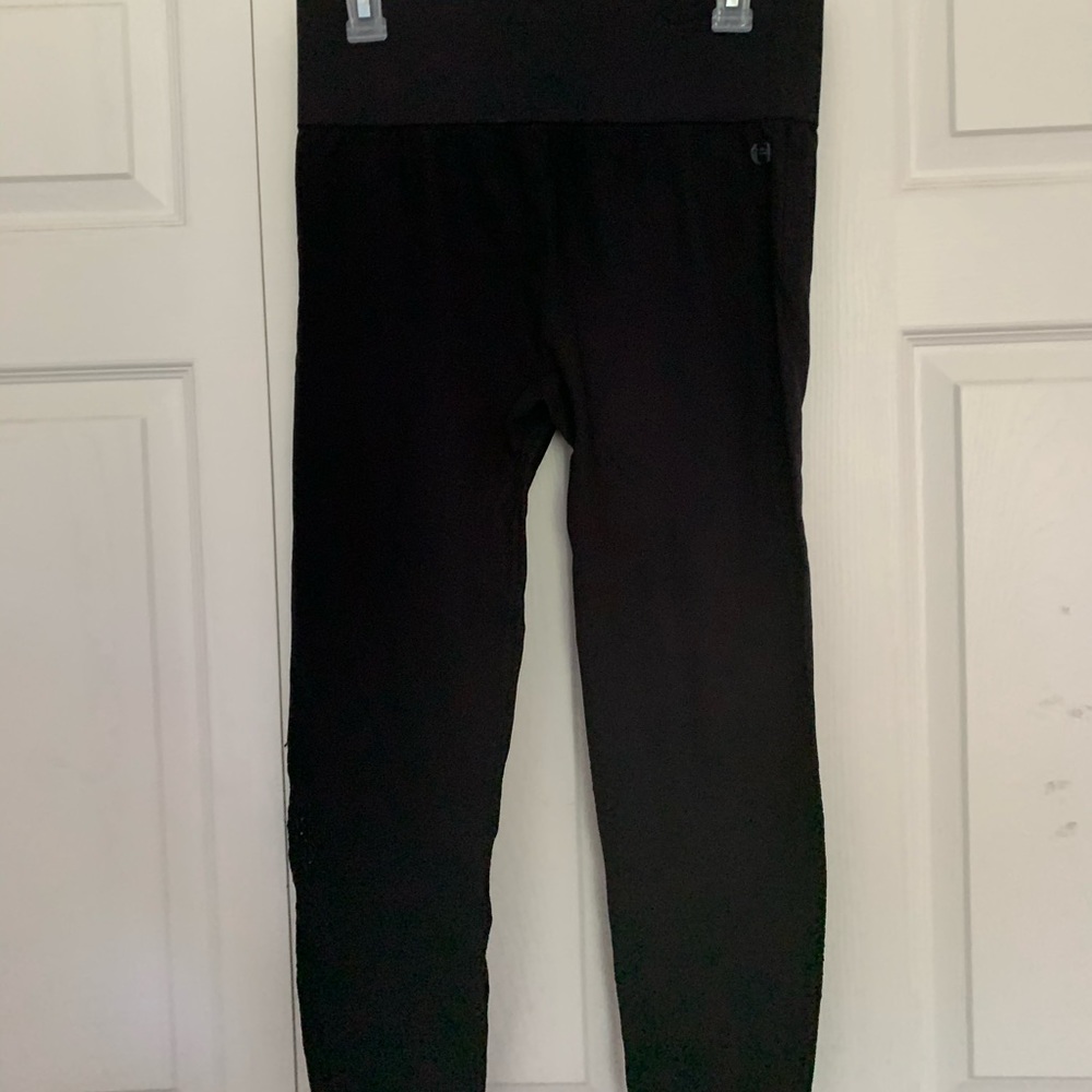compression fabletics leggings